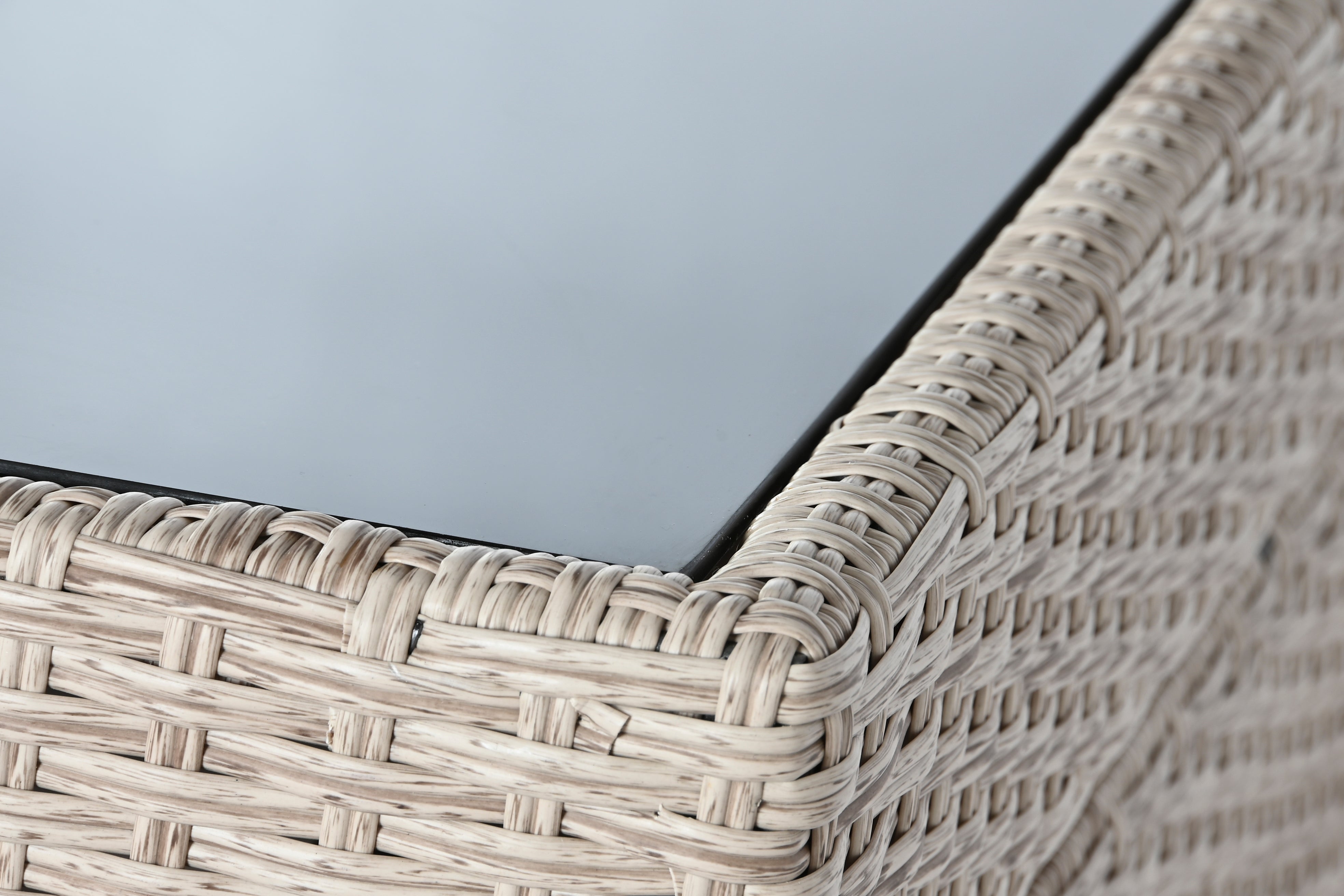 Tavola set da 6 sgabelli 1 tavolo in rattan sintetico e acciaio 143x80x100cm