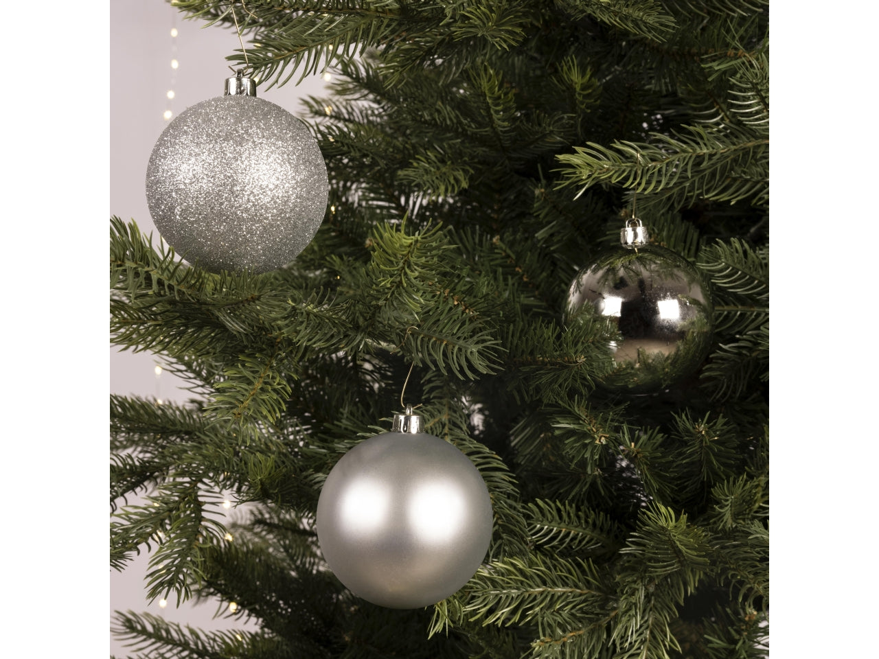 Palla di natale argentata lucida opaca glitterata in plastica d.8 cm, set da 34 palle - Decoris