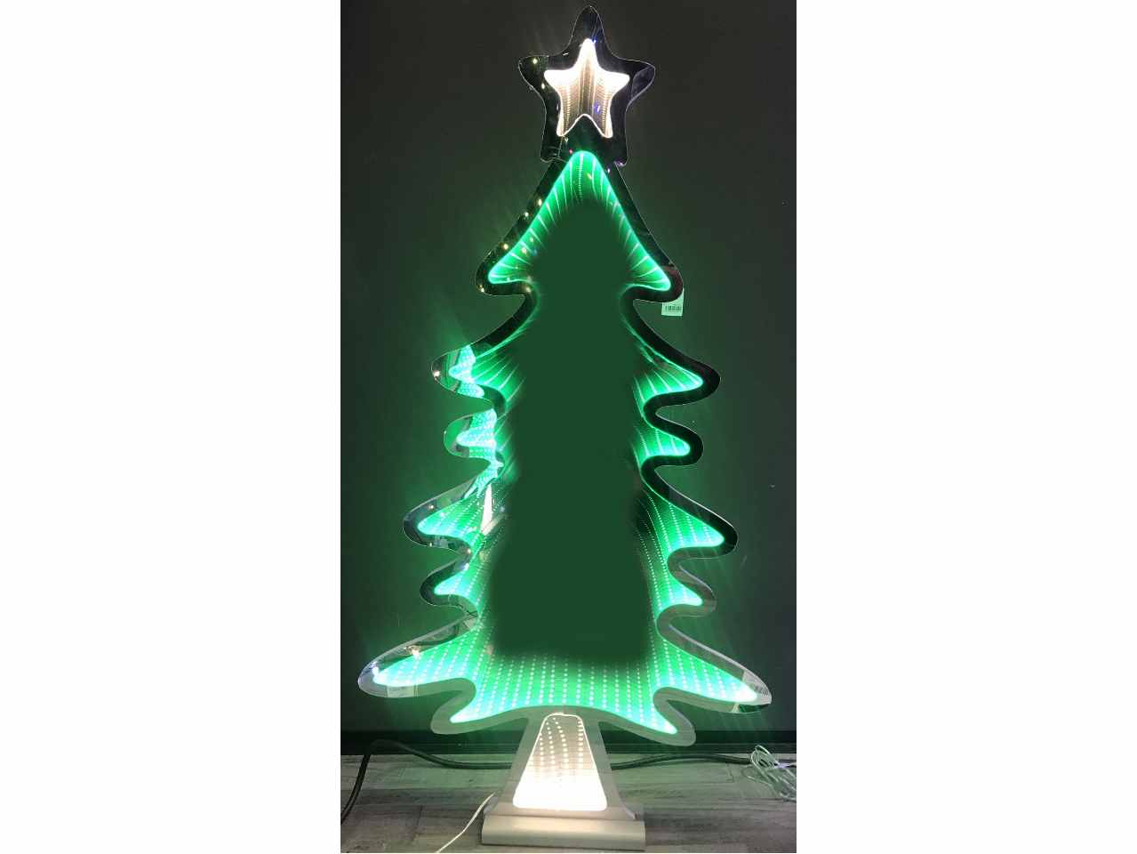 Albero natalizio con luce "infinity" grande in acrilico 51x7x96.5cm
