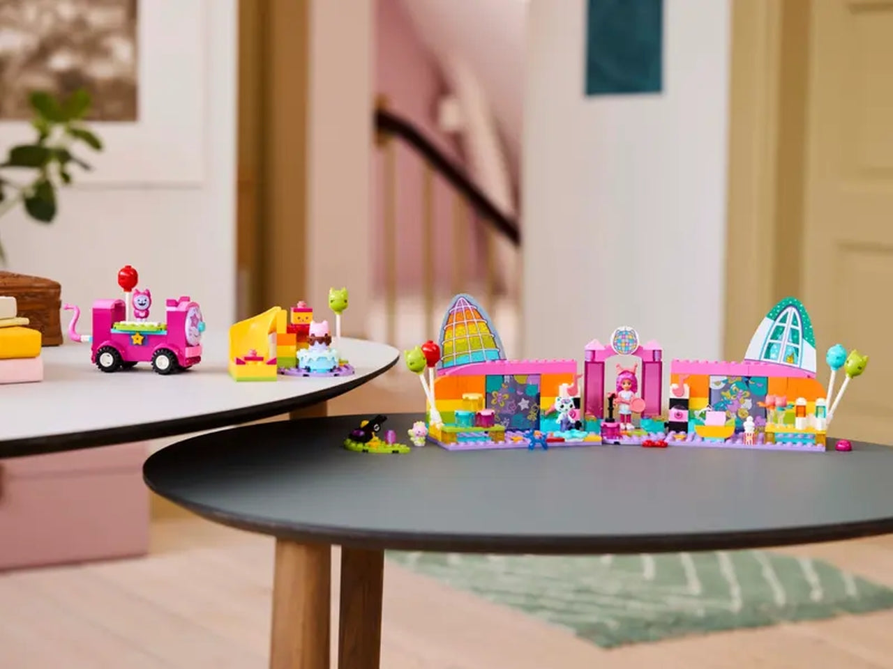 Lego Gabby's Dollhouse la Stanza della Festa, set di costruzioni in scatola da 252 pezzi per bambine di 4+ anni, 10797