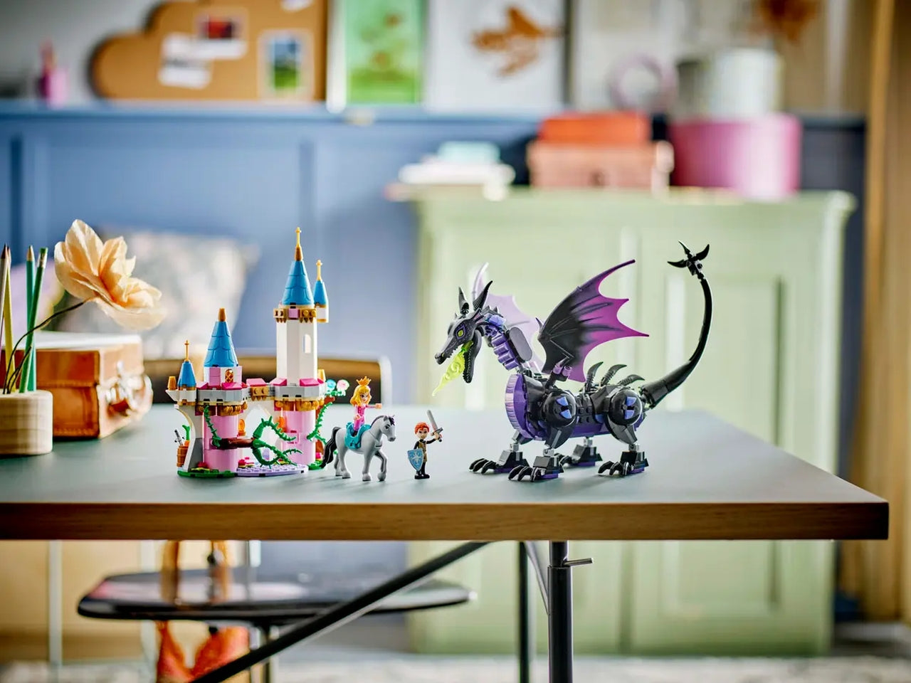 Lego Disney Princess Malefica Drago, set di mattoncini in scatola da 583 pezzi, bella addormentata, per bambine 7+ anni 43240
