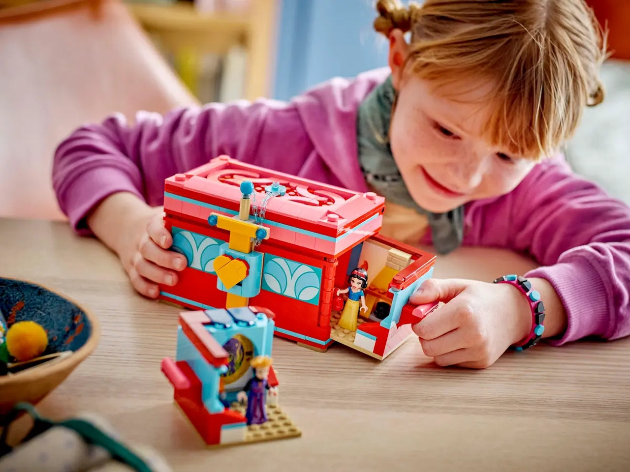 Lego Disney Princess Portagioie di Biancaneve, set di costruzioni in scatola da 358 pezzi, per bambine 6+ anni 43276
