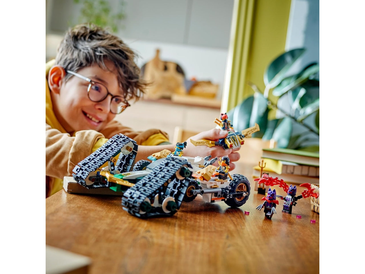 Lego Ninjago Cingolato del team Ninja, set di costruzioni in scatola da 576 pezzi, per ragazzi 9+ anni 71820