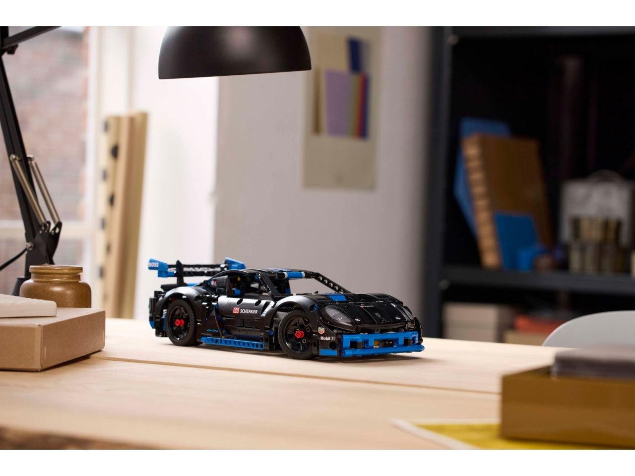 LEGO Technic - Auto da Corsa Porsche GT4 e-Performance, Macchina Giocattolo Telecomandata per Bambini da 10 Anni, Modellino di Auto da Costruire Interattivo, Regalo per i Fan dei Veicoli Supercar 42176