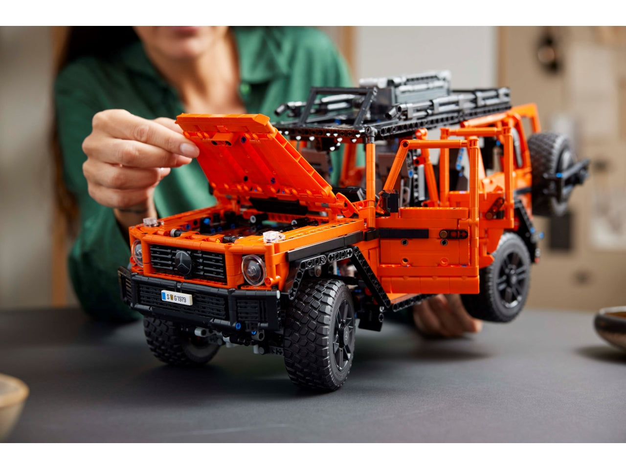 LEGO Technic - Mercedes-Benz G 500 PROFESSIONAL Line, Modellino di Auto Fuoristrada da Costruire per Adulti, Veicolo 4X4 Classe G da Esposizione Ricco di Dettagli, Regalo Collezione per Lui o Lei 42177