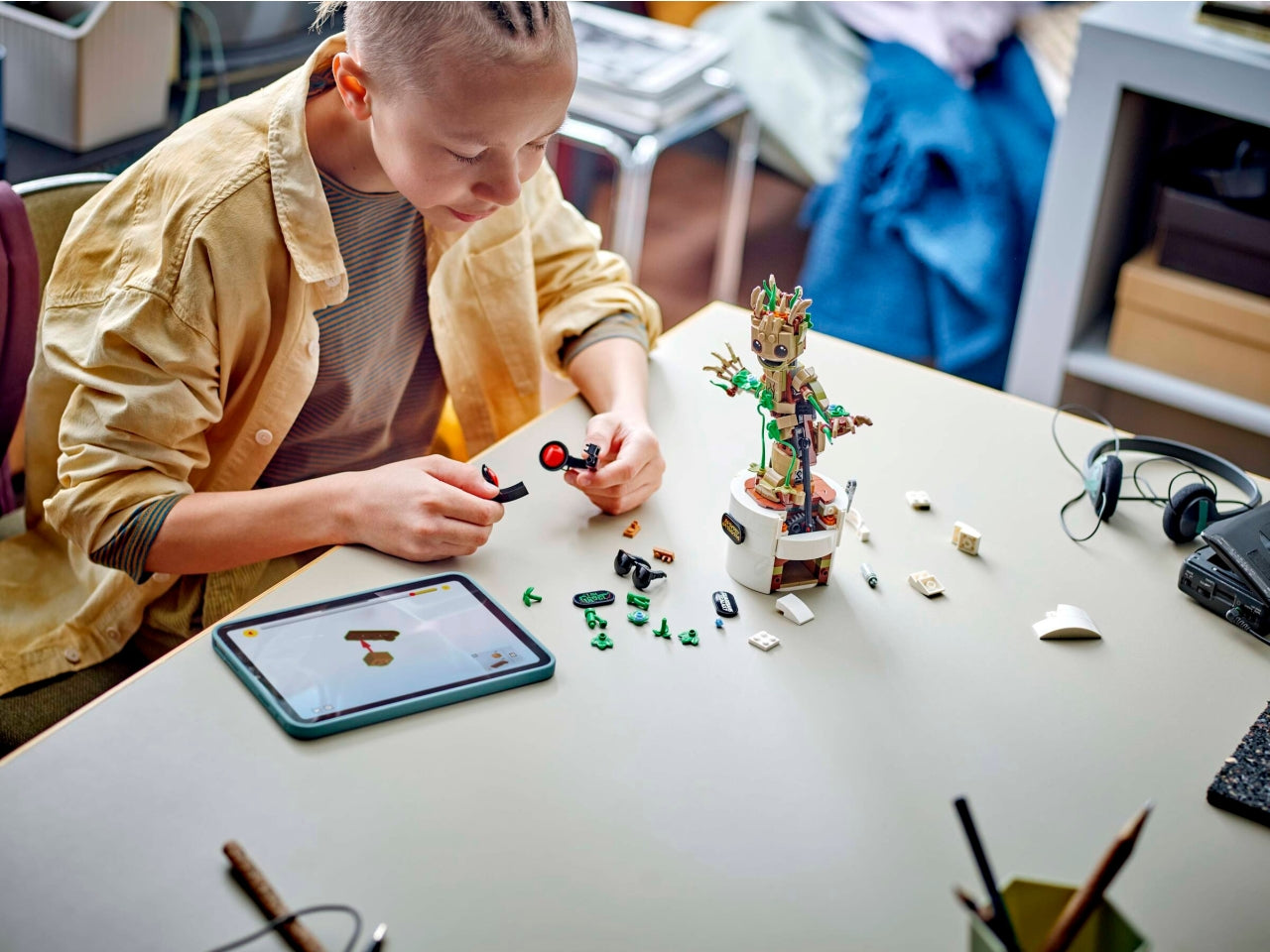 LEGO Marvel - Giocattolo animato di Groot costruibile per bambini: Groot ballerino Ã¨ un regalo interattivo per i bambini e le bambine dai 10 anni in su 76297