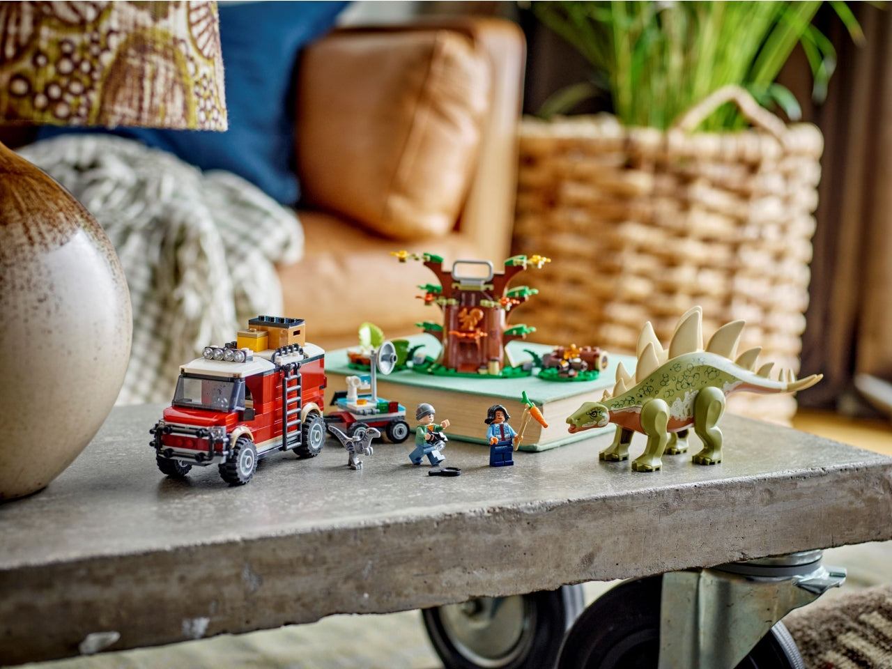LEGO Jurassic World - Set con stegosauro giocattolo: delizia i fan dei dinosauri di 6+ anni con questo dettagliato set Missione dinosauro 76965