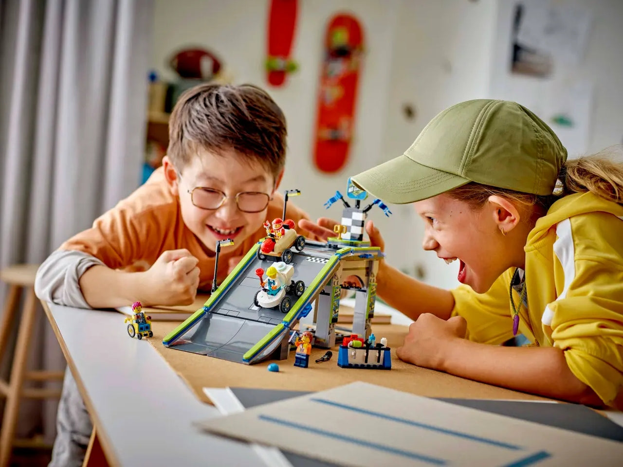 Lego City great vehicles nessun limite: gara sulla pista a rampe 436 pezzi per etÃ  6+ 60460