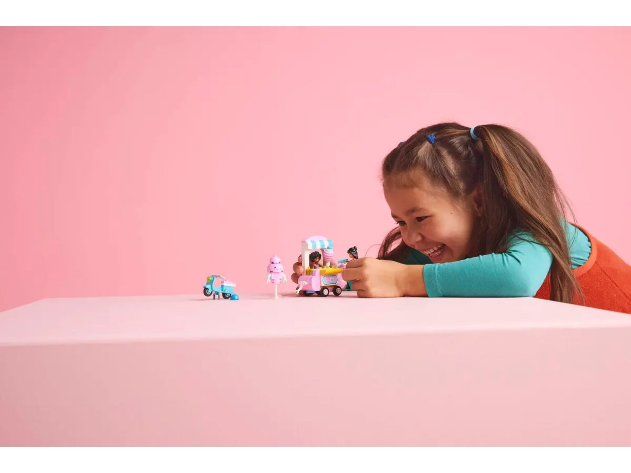 Lego Friends bancarella di zucchero filato e scooter 110 pezzi per etÃ  6+ 42643