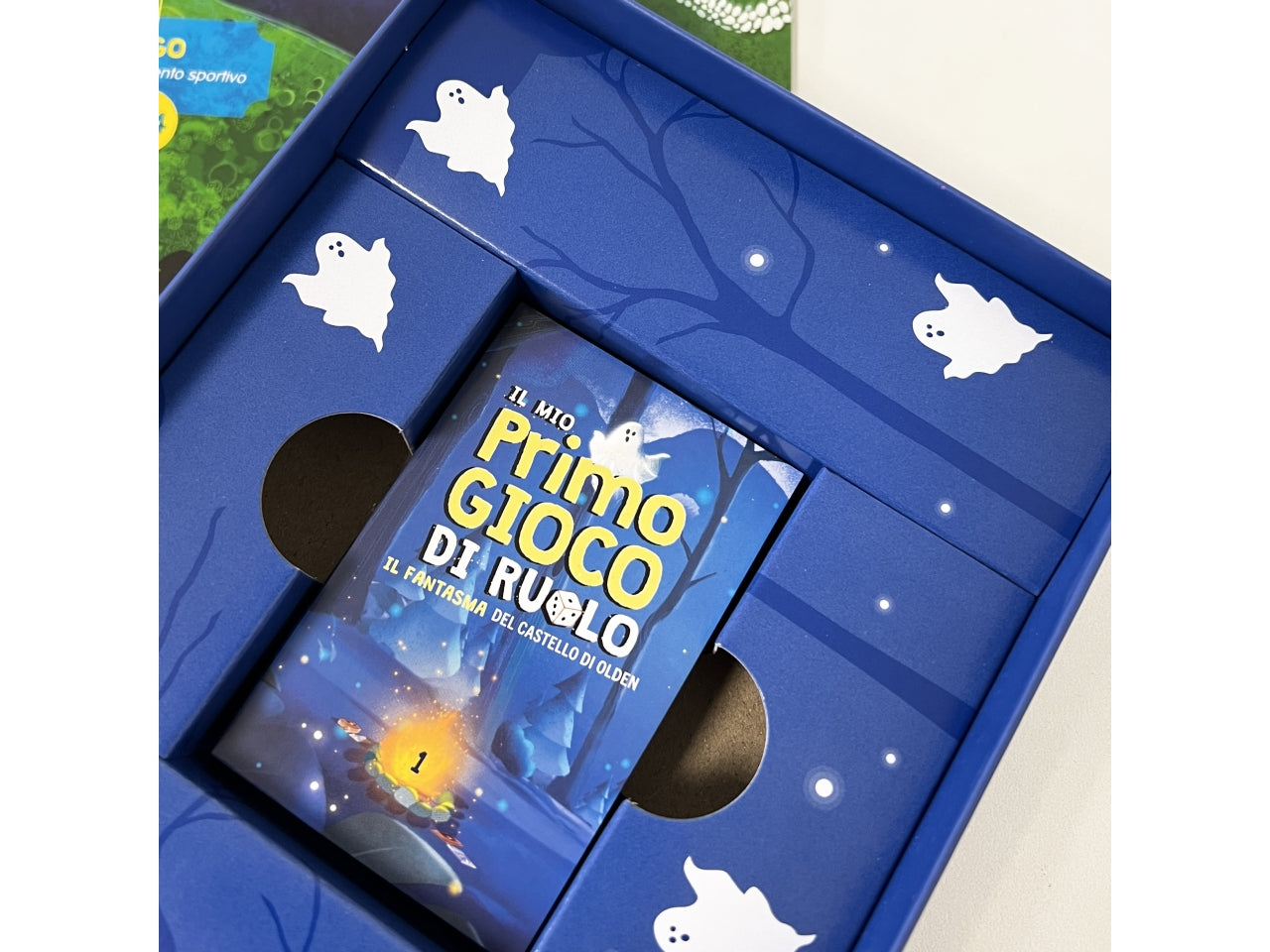 Escape Box: Il Mio Primo Gioco di Ruolo - Divertente Gioco in Scatola per Organizzare una Caccia al Tesoro, 2-5 Giocatori, 5+ Anni, Edizione in Italiano - Asmodee