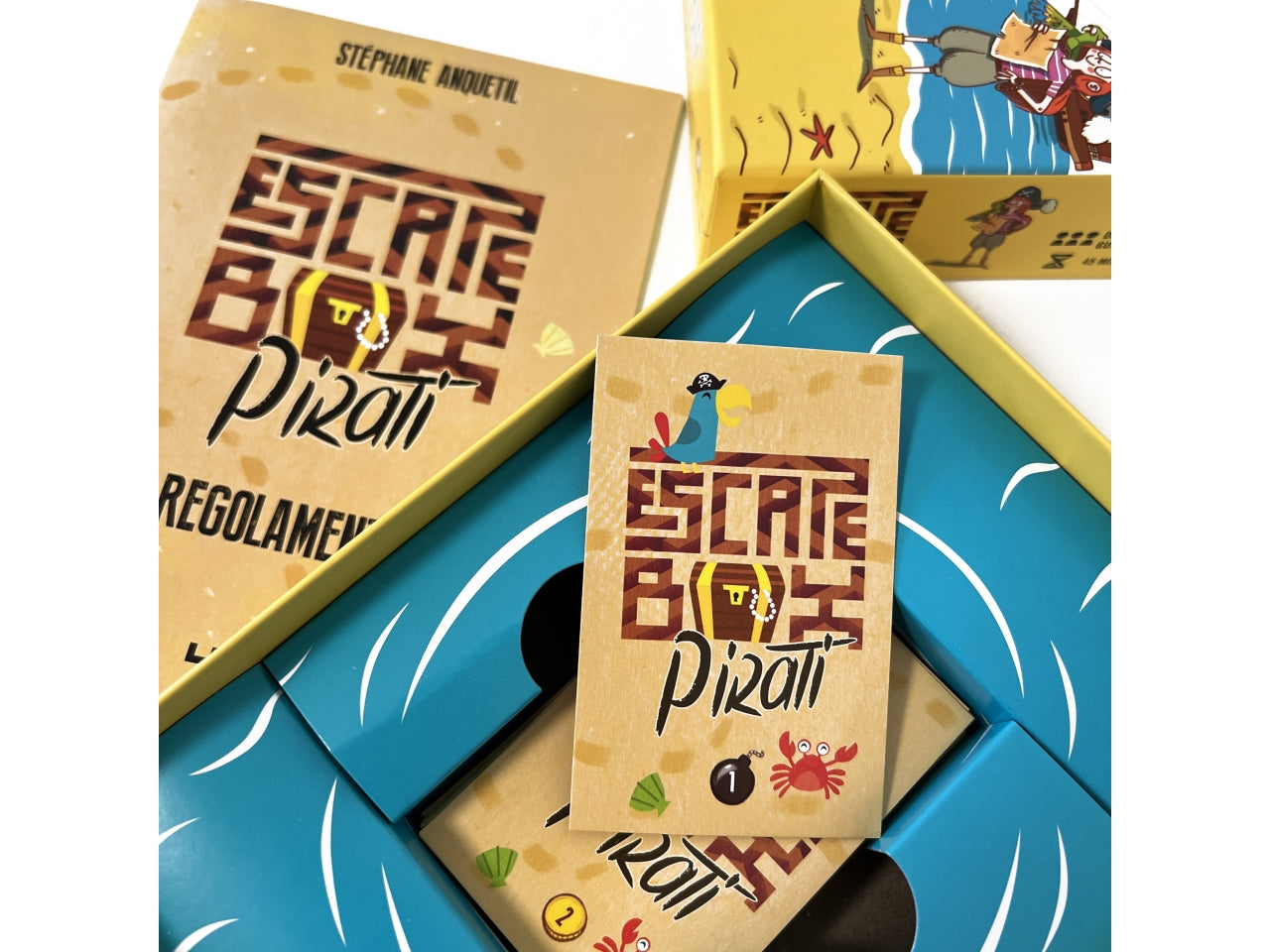 Escape Box Pirati: Organizza una Caccia al Tesoro dei Pirati, per 2-5 Partecipanti, Dai 7 Anni in su, Versione Italiana - Asmodee