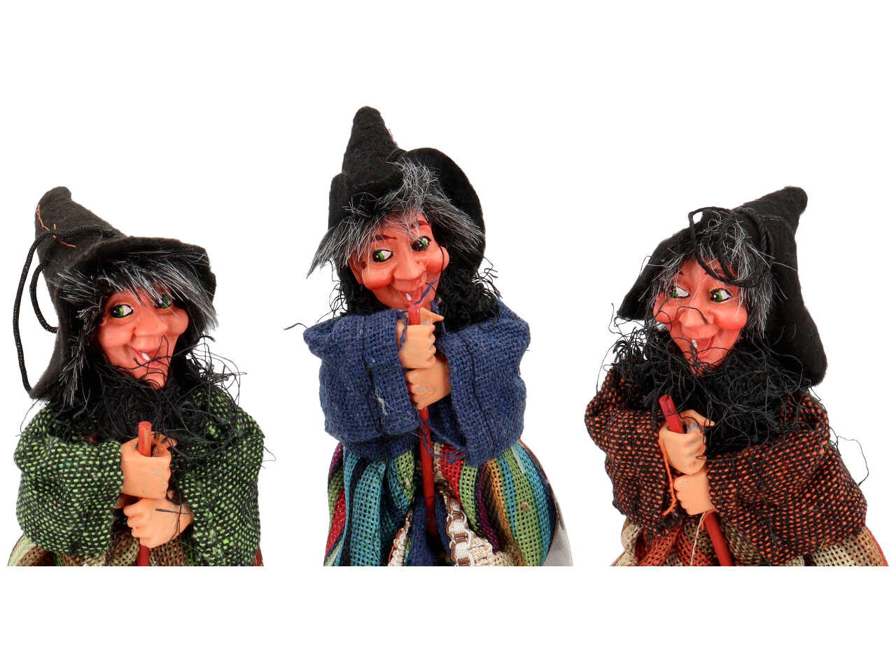 Befana volante con calze a righe e sandalo 15cm