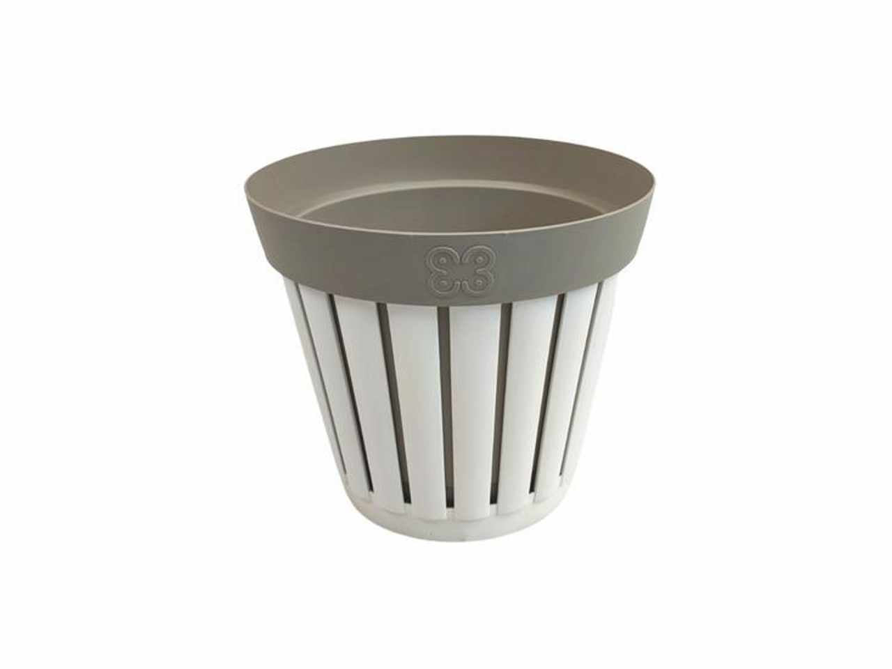 Vaso e coprivaso linea kreta diametro vaso interno 30cm realizzato in plastica riciclata colori bianco e tortora chiaro