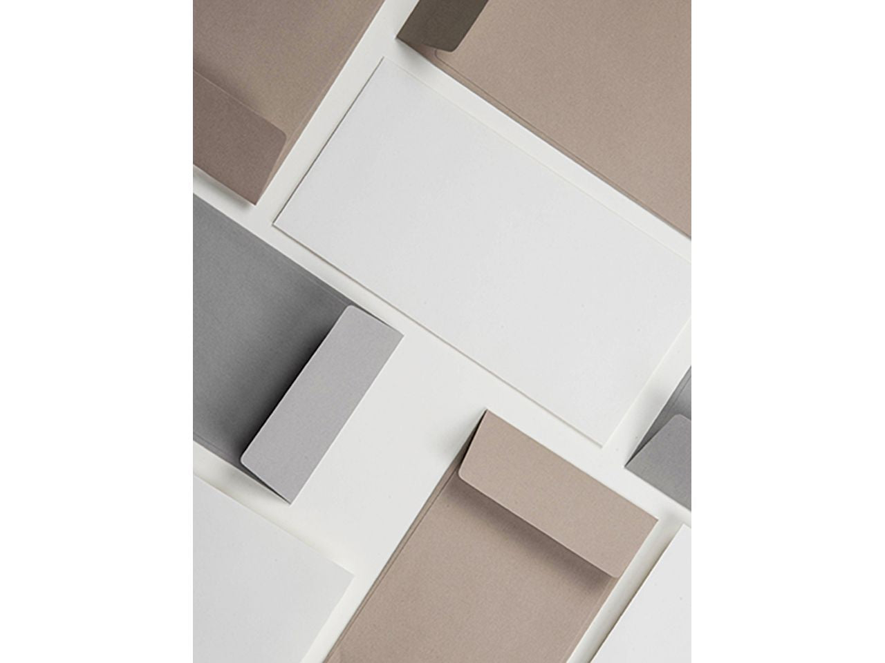 Buste calligraphy mandorla misura 110x220mm - la confezione comprende 25 buste