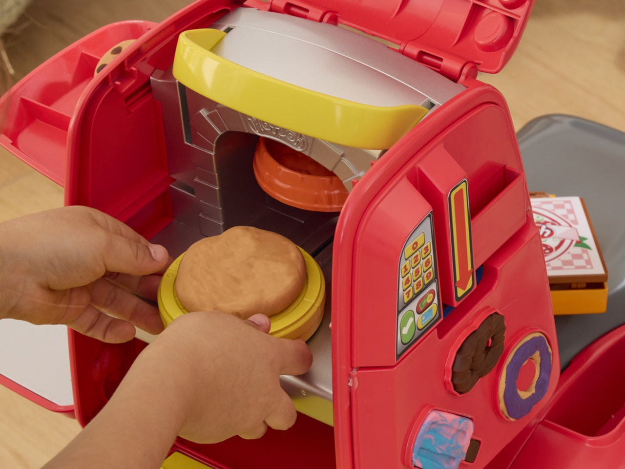 Pasta Modellabile Play-Doh Pizza Delivery Scooter: Set per Bambini 3+ | Dimensioni 20,3x62,2x43,2 - Hasbro$