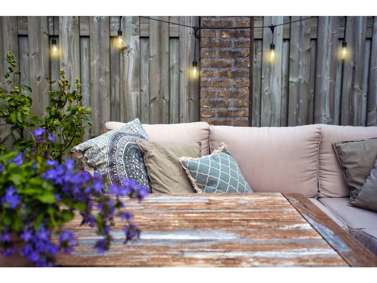 Catena luminosa led vintage bianco caldo con pannello solare, 10 led, 4,5 m - Giocoplast
