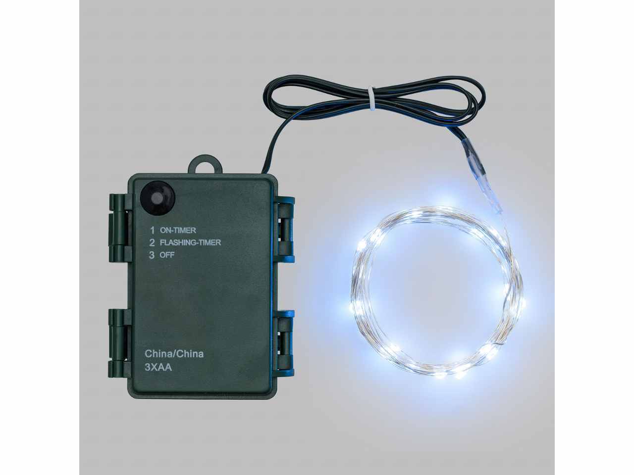 Filo metallo argento 8mt con 80micro led bianco freddo, giochi di luce a batteria 3xAA1,5V (non incluse) per uso interno/esterno IP44
