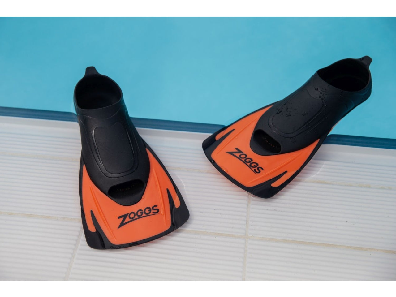 Pinne corte Energy Swim in polipropilene arancione-nero taglia 44/45 - Zoggs