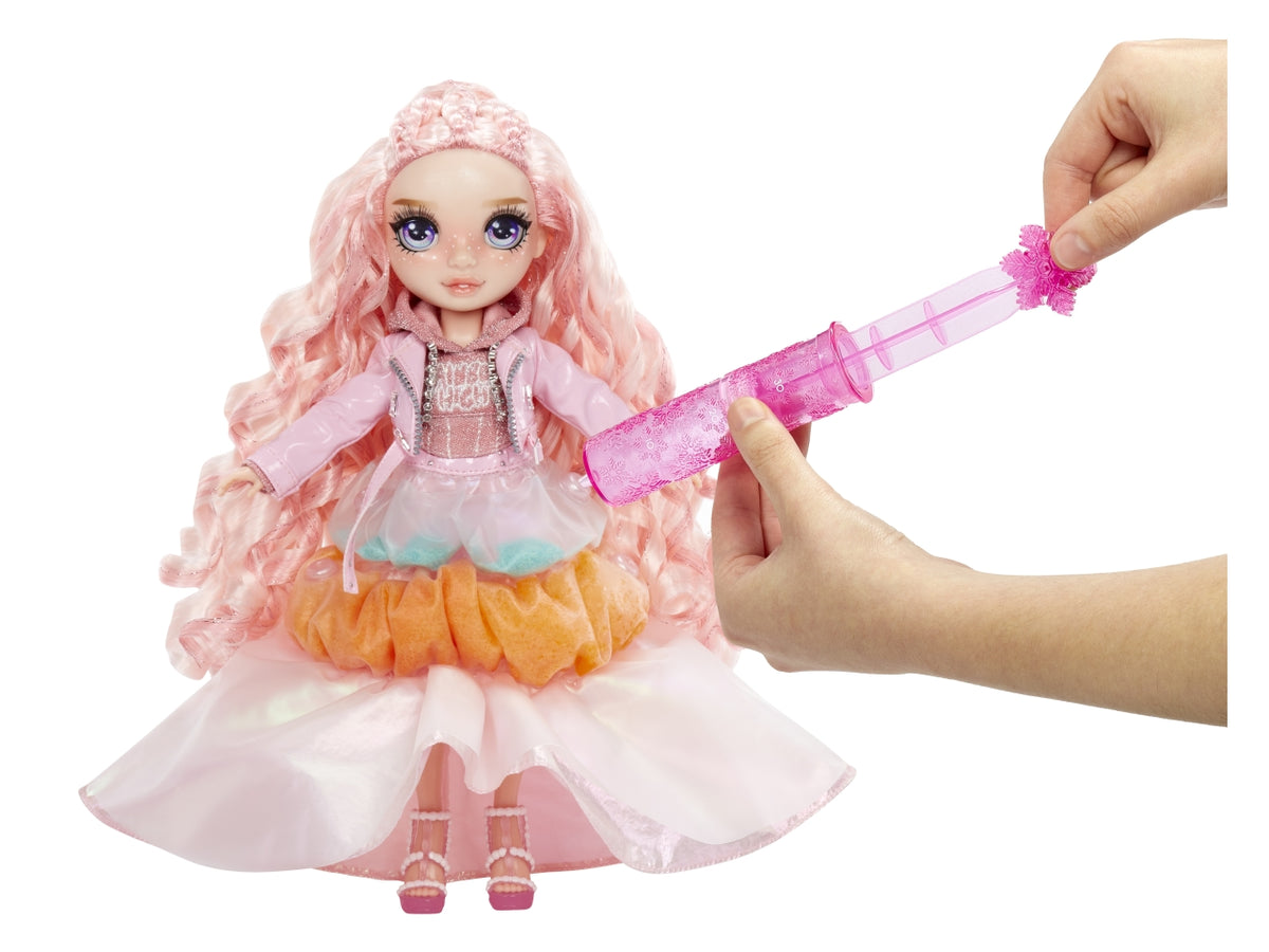 Rainbow High Winter Wonderland Doll Bella: Bambola Fashion Rosa di 28 cm con Abiti Invernali, Accessori e Kit Pupazzo di Neve, Gioco Unisex per Bambini 4+ | MGA Entertainment