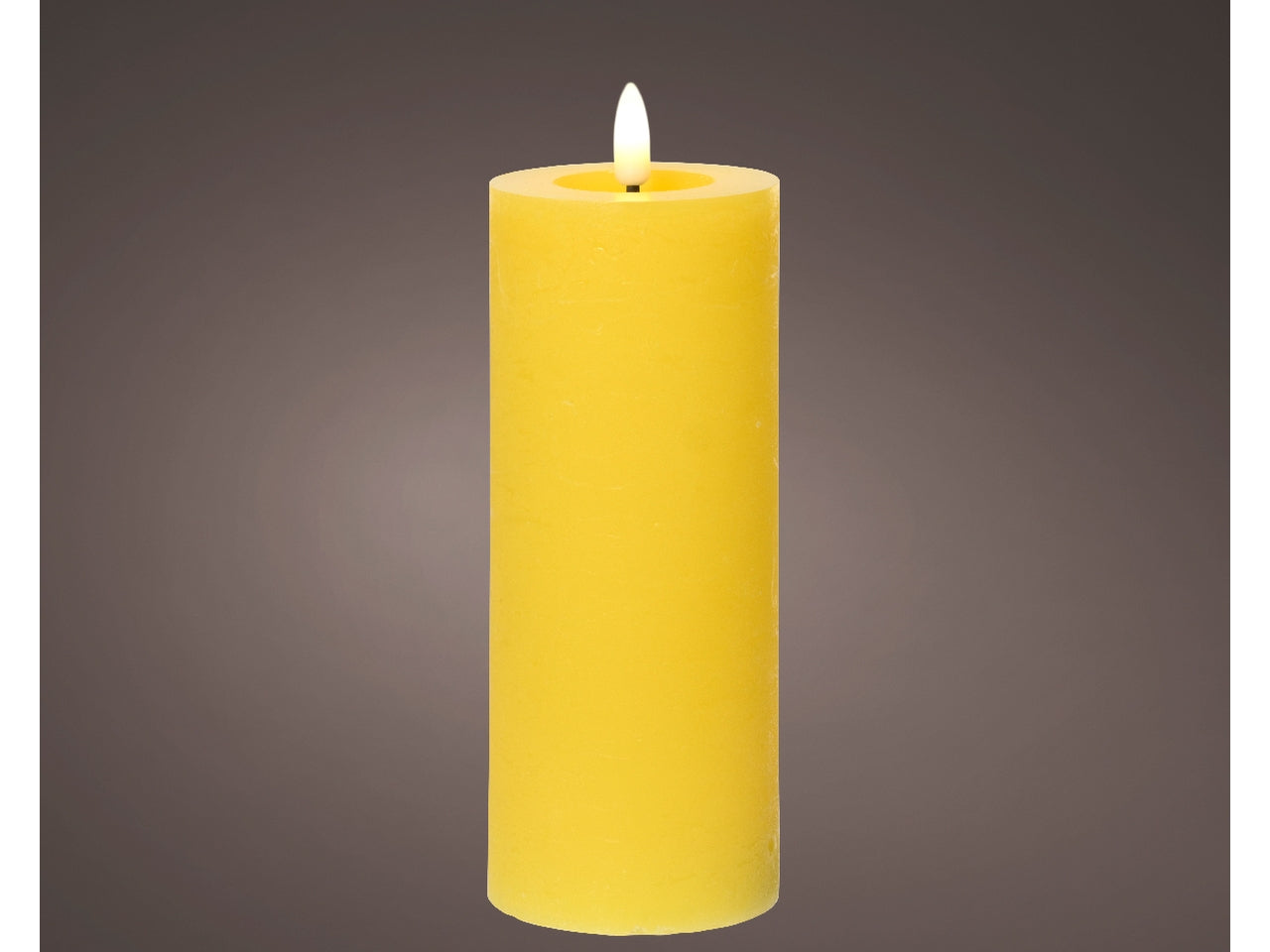 Candela gialla in cera con luce led bianco caldo diametro 7cm x altezza 19cm da interno con funzionamento a batteria 2xaaa ministilo