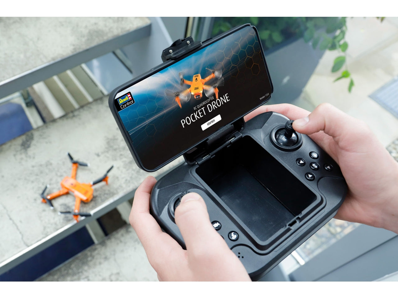 Quadrocopter pocket drone radiocomandato