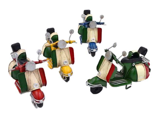 Vespa in metallo italia 12cm