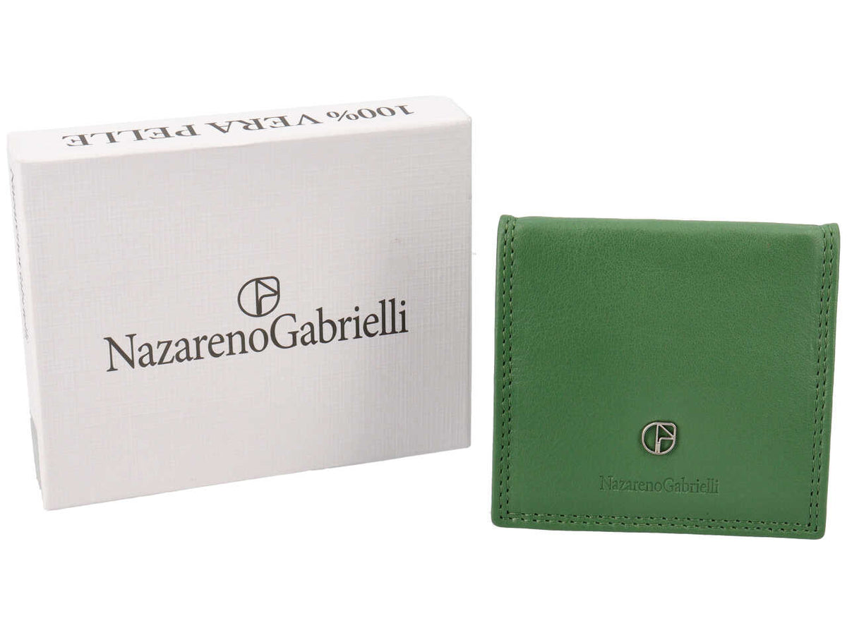 Portamonete uomo in pelle verde con chiusura a bottone e logo a rilievo - 9x9x1,5 cm - Nazareno Gabrielli