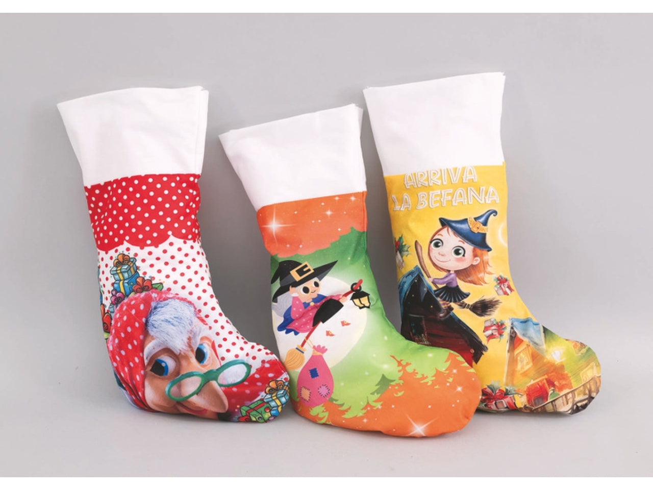 Calza in panno 35cm decoro befana fascia bianca in 3 modelli assortiti