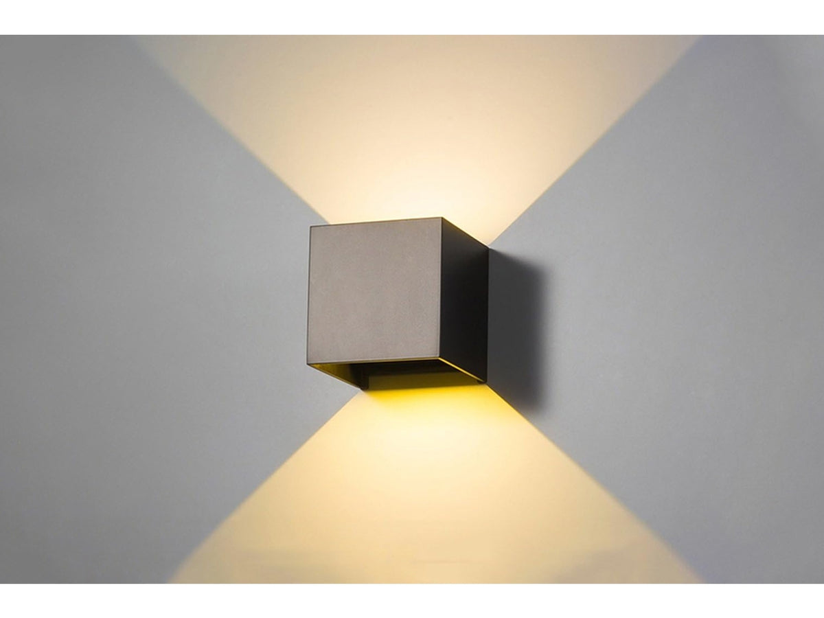 Applique da muro alluminio con 2 led 10x10x8cm nero luce calda