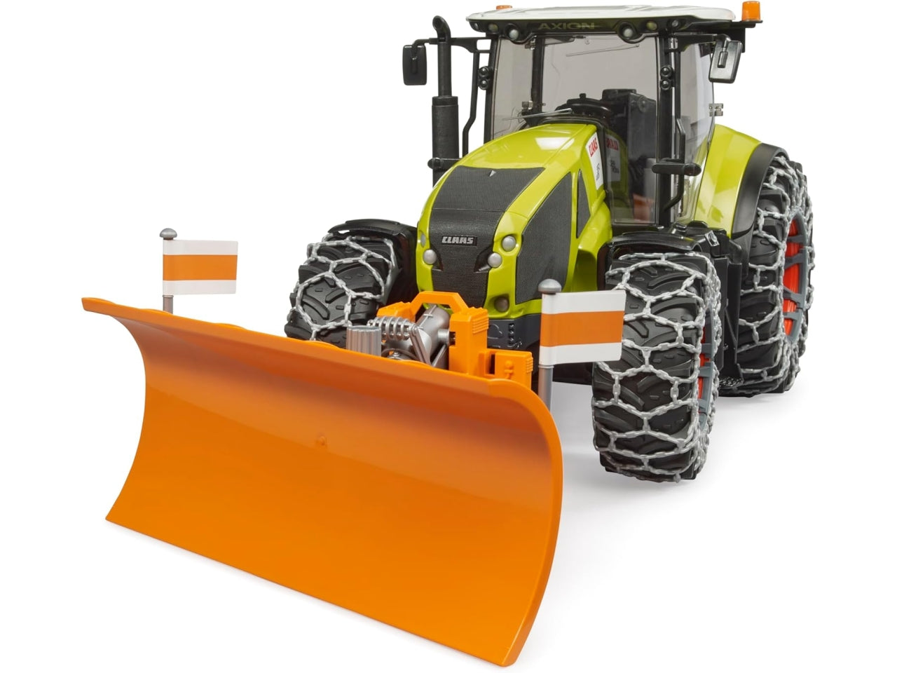 Trattore claas axion 950 con catene e spalaneve