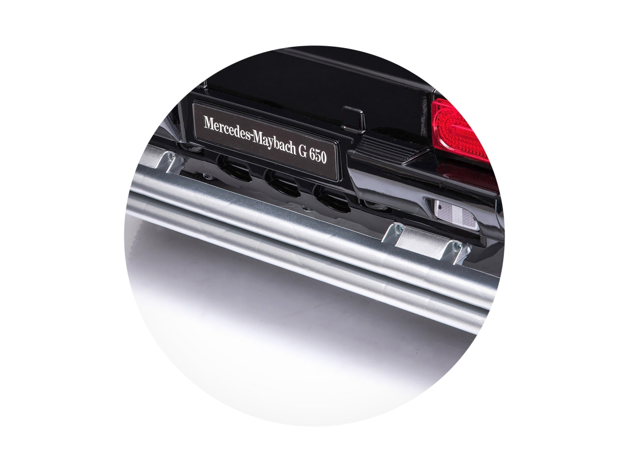 Auto elettriche suv mercedes maybach g650 di colore nero