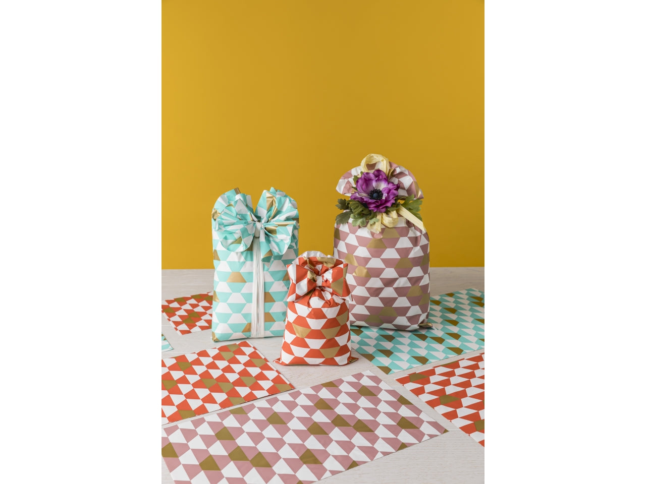 Buste regalo prisma colori assortiti 25x40cm confezione da 50 pezzi