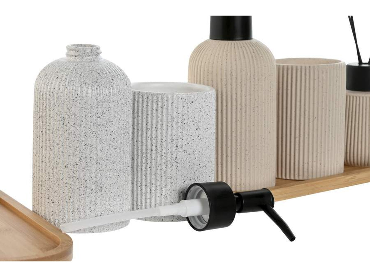 Set da bagno composto da 4 pezzi in dolomite e bambu in 2 modelli assortiti