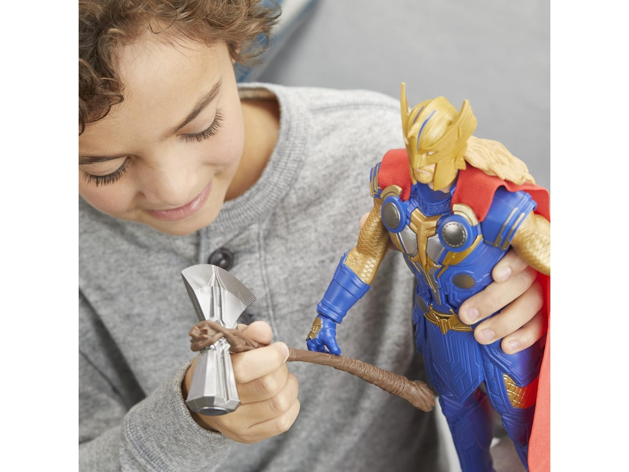 Thor love & thunder thor 35cm con suoni