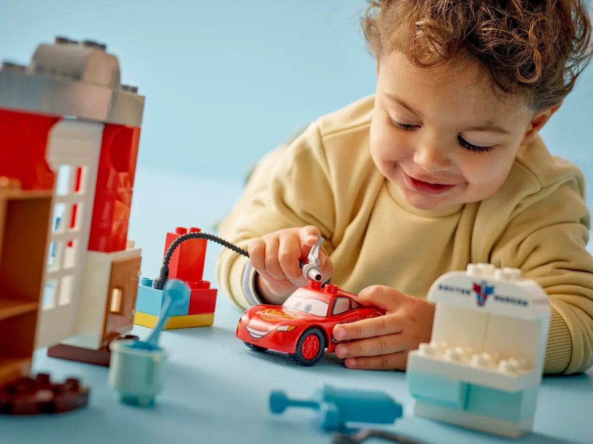 Lego DUPLO Disney TM La visita di McQueen allâofficina di Doc