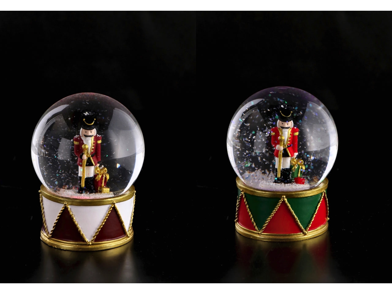 Palla di neve con schiaccianoci e led10xh.13cm