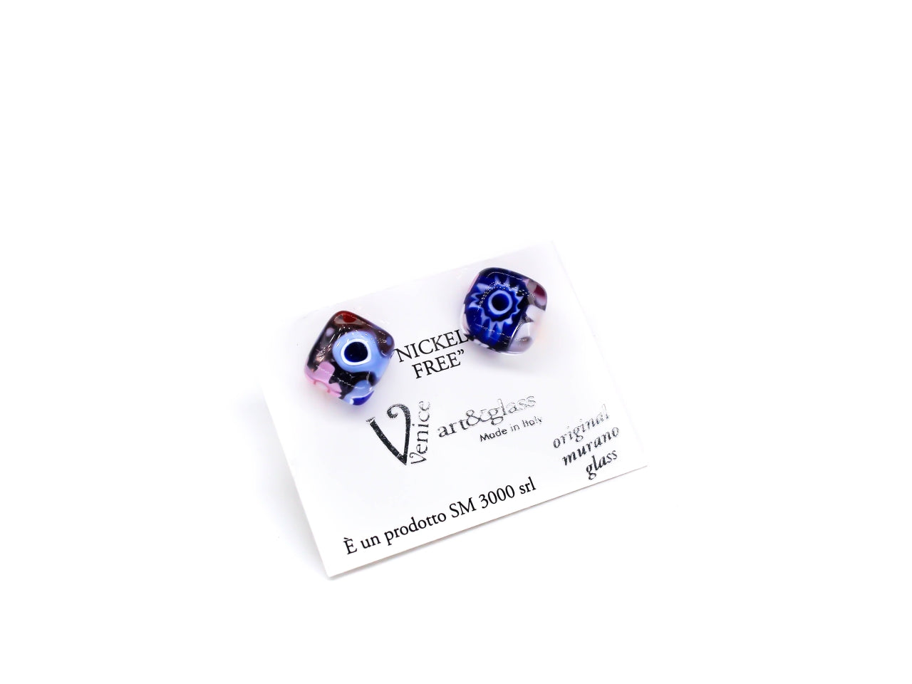 Orecchini cubetto fiordaliso 0,8x0,8 mm in vetro di murano