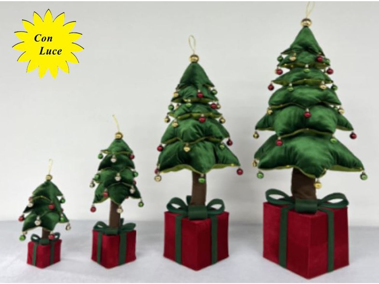 Albero 40cm in panno verde con campanelli, luci e base pacco regalo