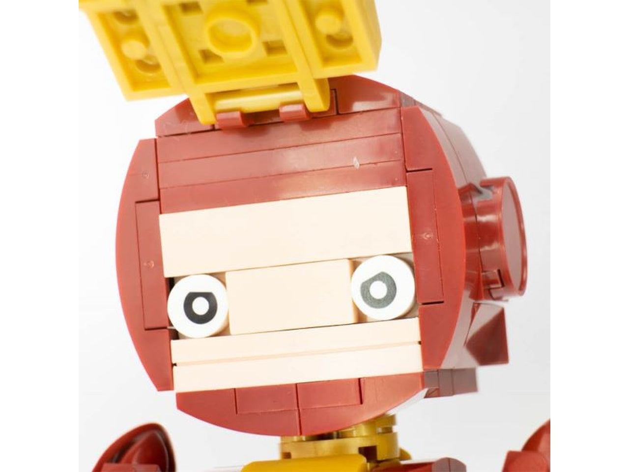 Heroes bricks yellow soldier