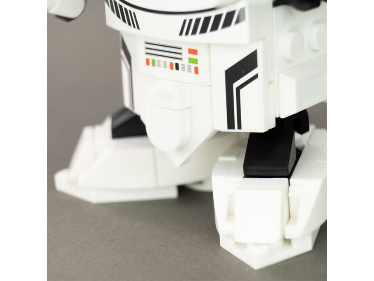 Heroes bricks white soldier