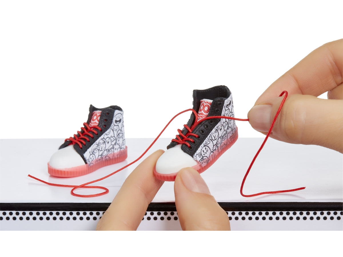 Mga's miniverse make it mini sneakers in pdq $