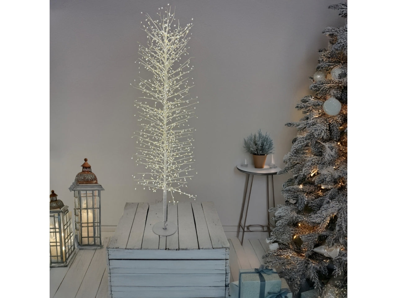 Albero tiglio conico 140cm ramo bianco diametro 45cm con 1080microled bianco caldo e giochi di luce automatico flashled diamond bianco caldo  per uso interno/esterno IP44