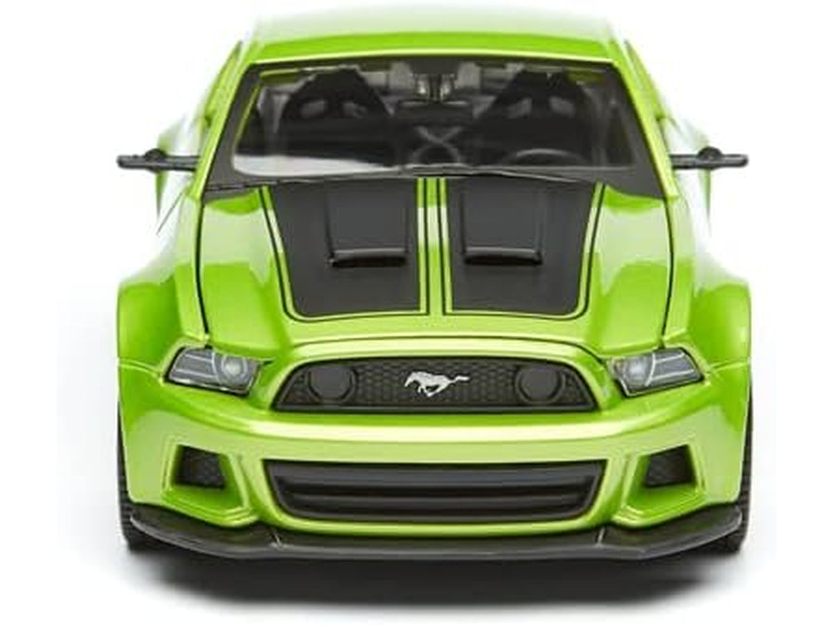 Auto Ford Mustang anno 2014 street racer 1:24 $