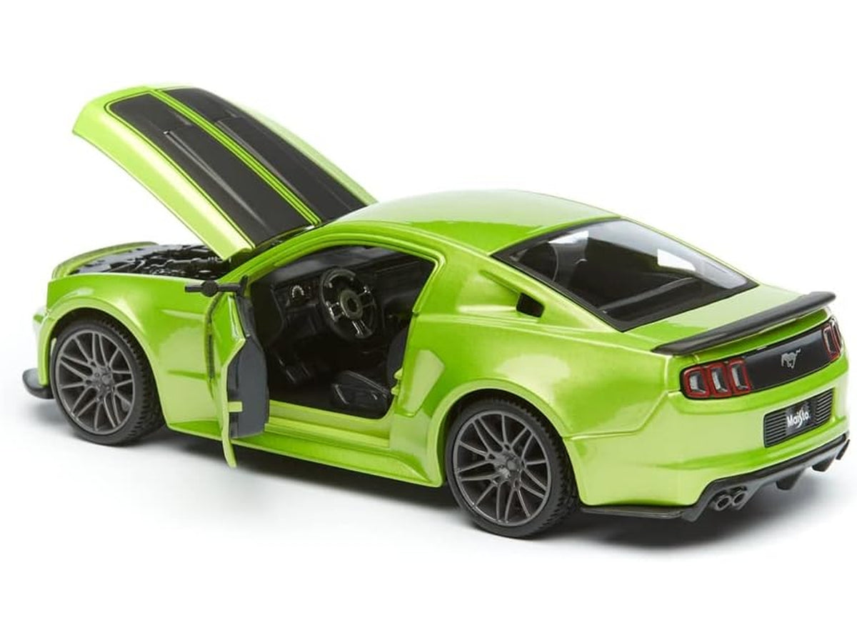 Auto Ford Mustang anno 2014 street racer 1:24 $