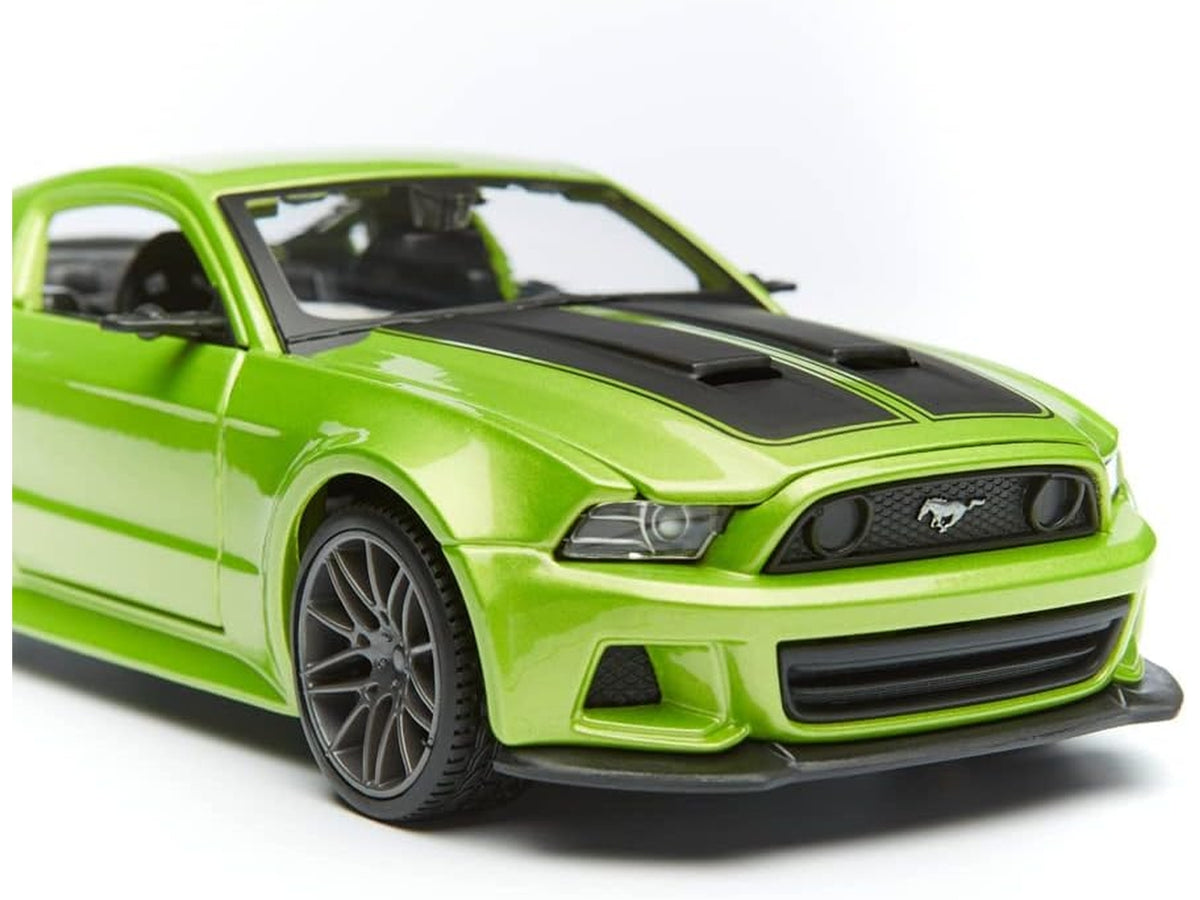 Auto Ford Mustang anno 2014 street racer 1:24 $