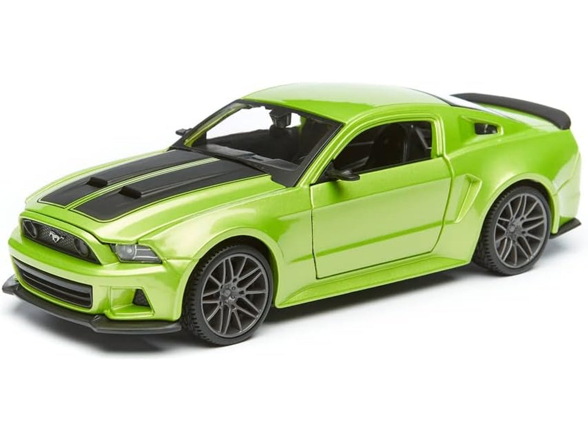 Auto Ford Mustang anno 2014 street racer 1:24 $