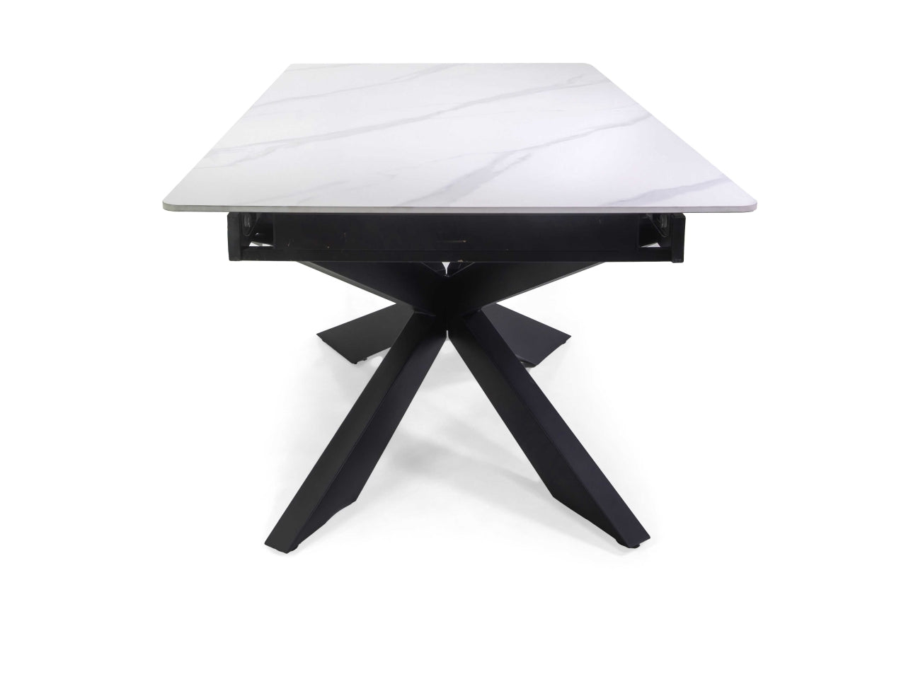 Tavolo Pepper allungabile con top bianco in pietra sinterizzata 160/200x90xh.76cm e piedi di metallo incrociati
