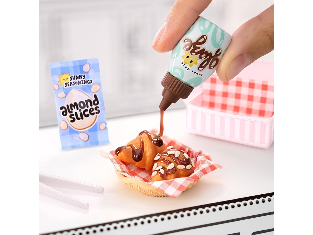 Mga's miniverse- make it mini foods: cafe in  series 4