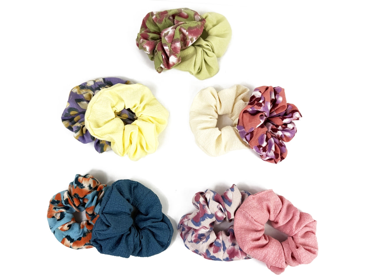 Scrunchies summer vibes