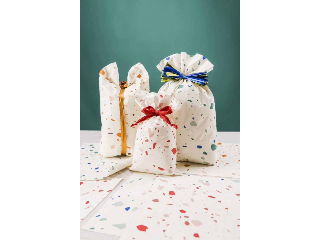Buste regalo Graniglia 35x50cm, confezione da 50 Buste regalo in 3 colori assortiti